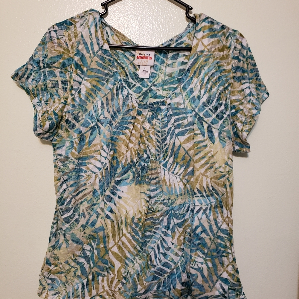 Leaf print ladies blouse